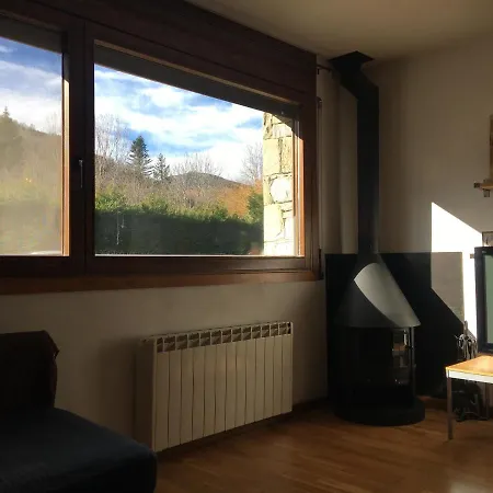 Mountain View Lodge: Retreat With Fireplace And Wi-fi Apartment