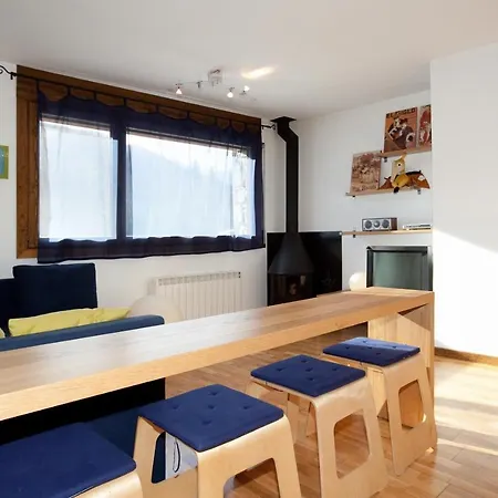 Mountain View Lodge: Retreat With Fireplace And Wi-fi Apartment Llanars