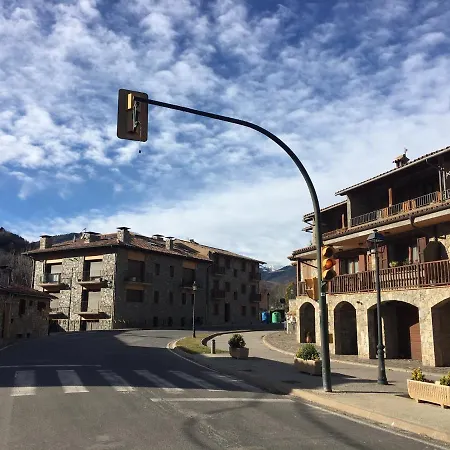 Mountain View Lodge: Retreat With Fireplace And Wi-fi *