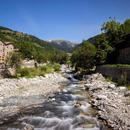 Mountain View Lodge: Retreat With Fireplace And Wi-fi Apartment Llanars